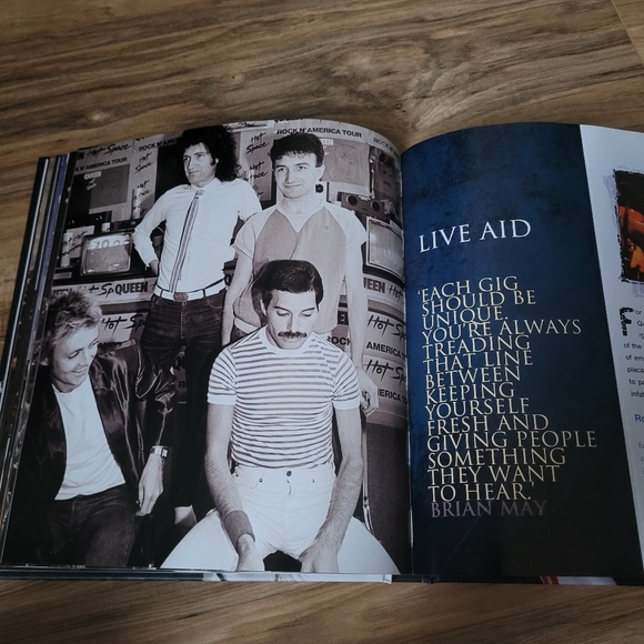 Hardcover Book Queen A Rhapsody - Picture 5 of 9